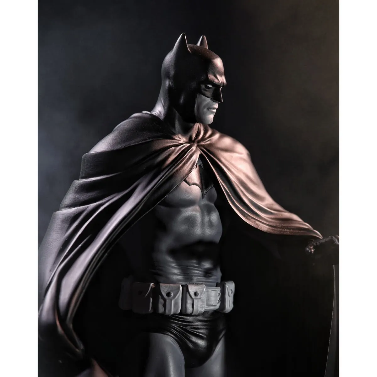 Batman Black and White by Lee Weeks Resin 1:10 Scale Statue by McFarlane Toys