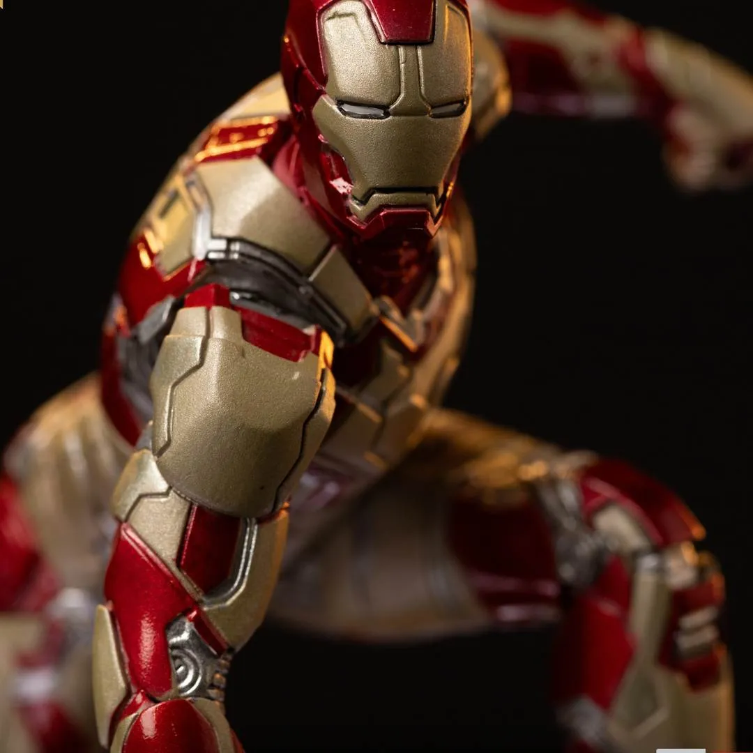 CCXP 23 Exclusive Iron Man MK 42 Statue by Iron Studios