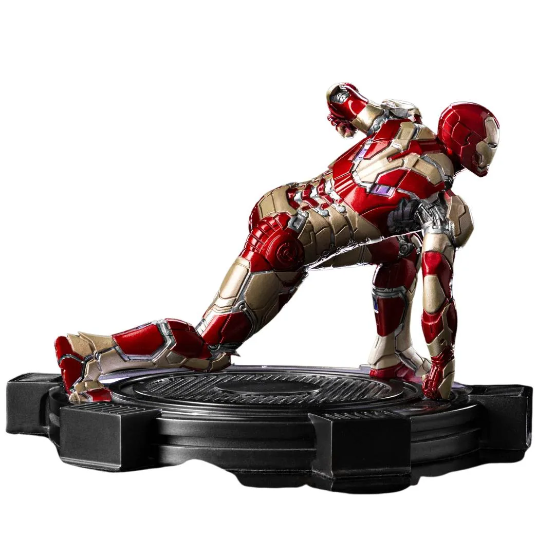 CCXP 23 Exclusive Iron Man MK 42 Statue by Iron Studios