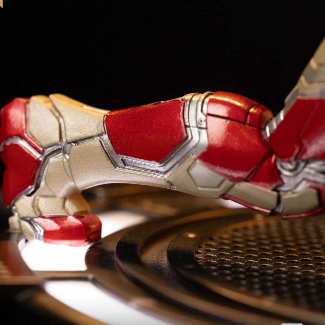 CCXP 23 Exclusive Iron Man MK 42 Statue by Iron Studios