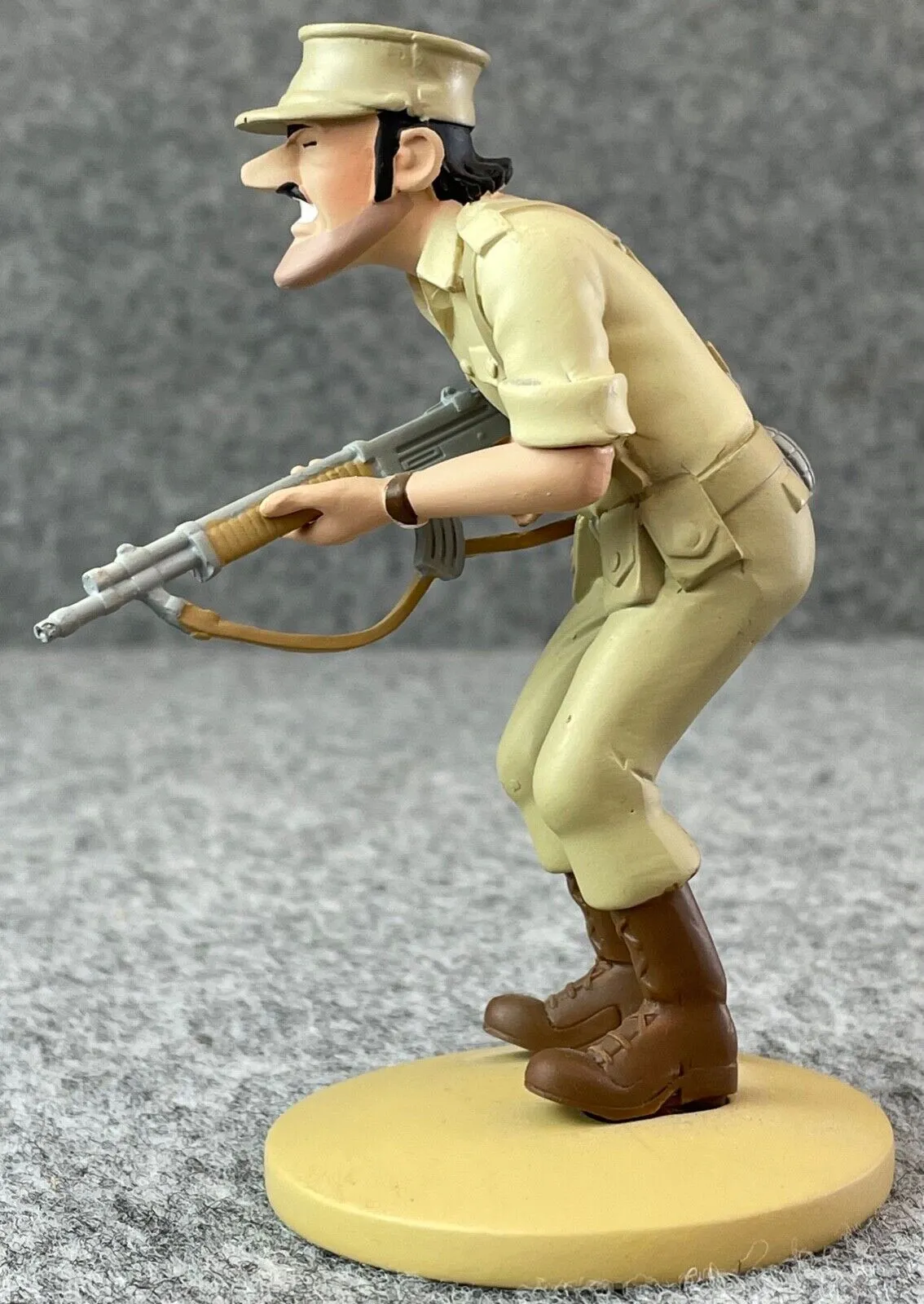 Tintin Figurine Officielle # 56 Army Alcazar: Picaros Herge resin model figure