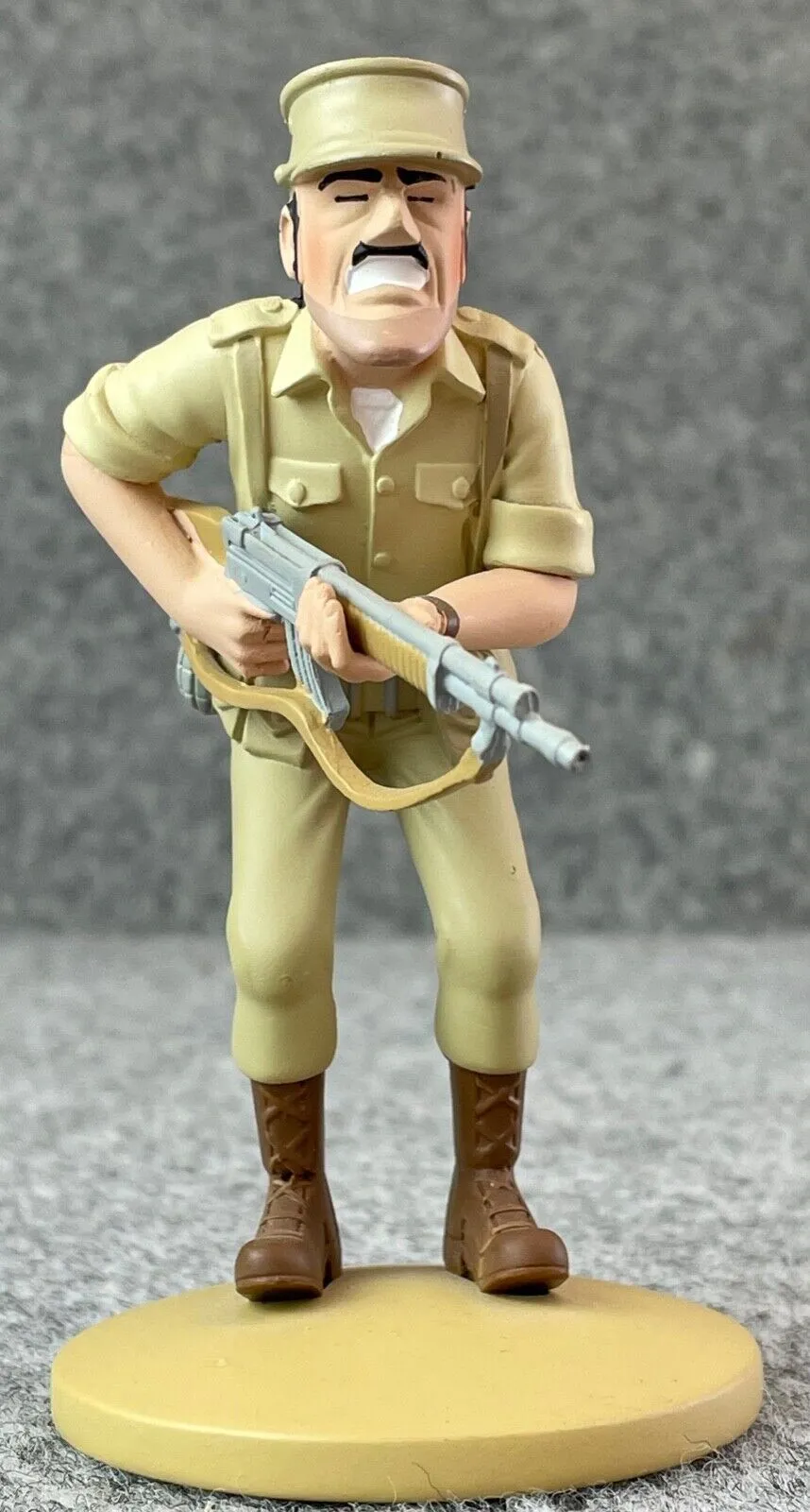 Tintin Figurine Officielle # 56 Army Alcazar: Picaros Herge resin model figure