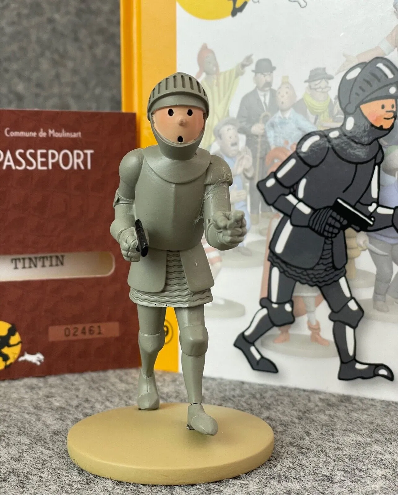 Tintin Figurines Officielle #49 Tintin in Armour: America Herge Resin model Figu